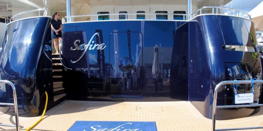 Newcastle Marine 128 | Safira