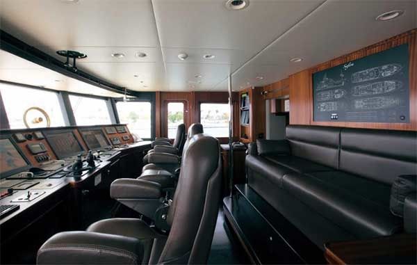 Newcastle Marine 128 | Safira