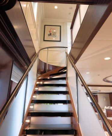 Newcastle Marine 128 | Safira