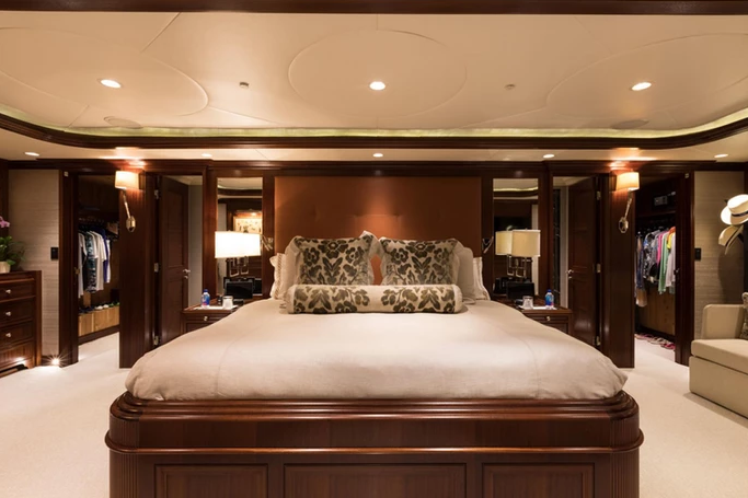 Newcastle Marine 128 | Safira