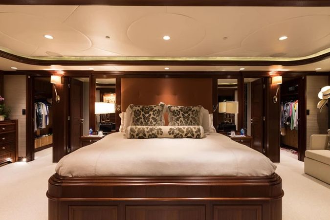 Newcastle Marine 128 | Safira