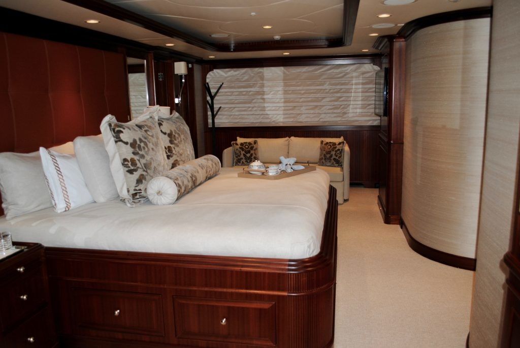 Newcastle Marine 128 | Safira