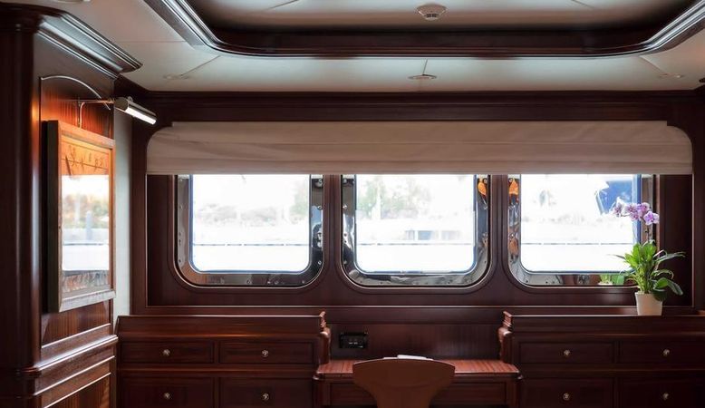 Newcastle Marine 128 | Safira