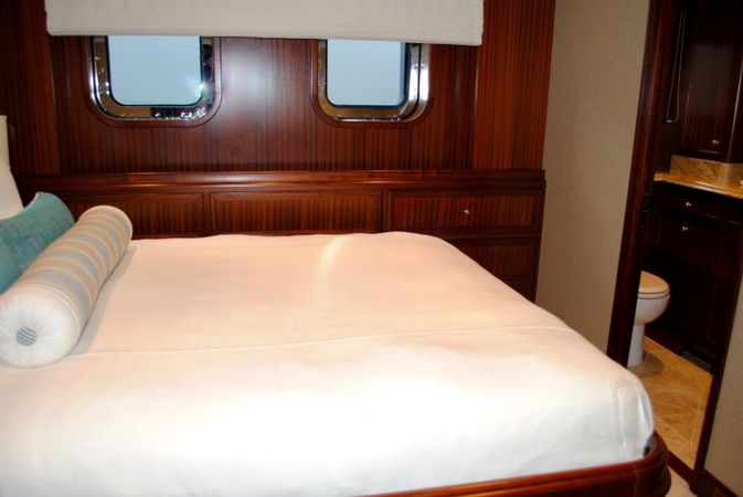 Newcastle Marine 128 | Safira