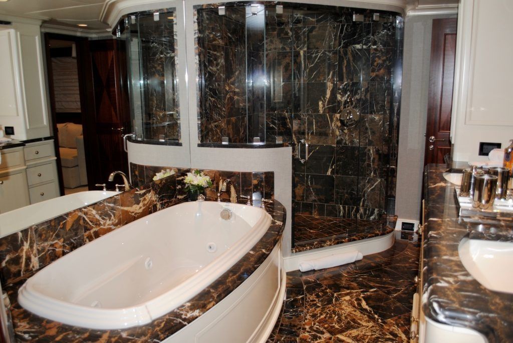 Newcastle Marine 128 | Safira