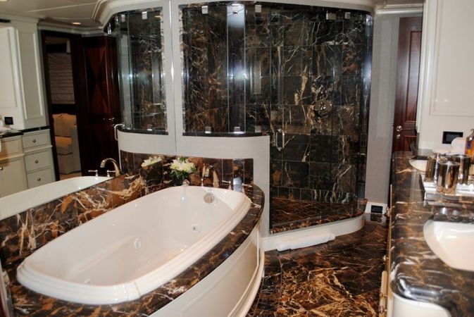 Newcastle Marine 128 | Safira