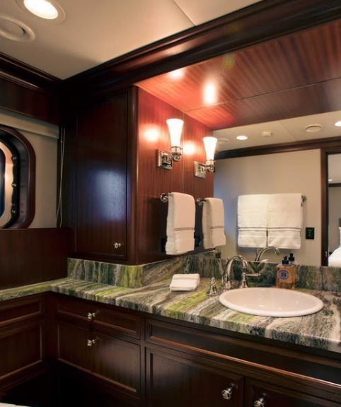 Newcastle Marine 128 | Safira