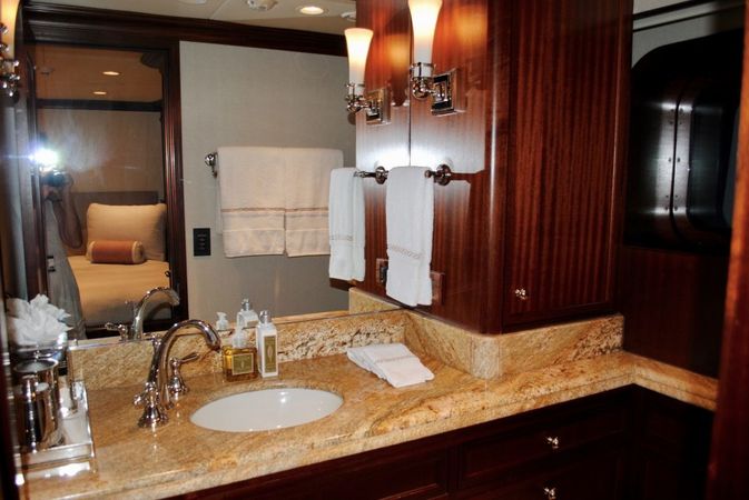 Newcastle Marine 128 | Safira