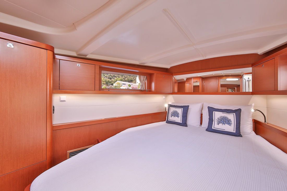 Beneteau Oceanis 48 | Tundra