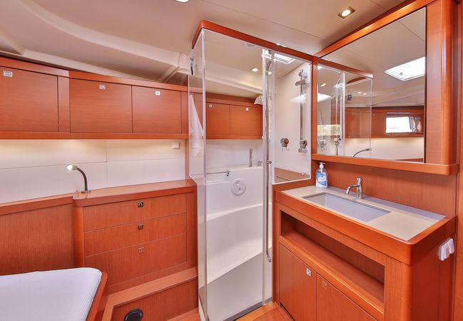 Beneteau Oceanis 48 | Tundra