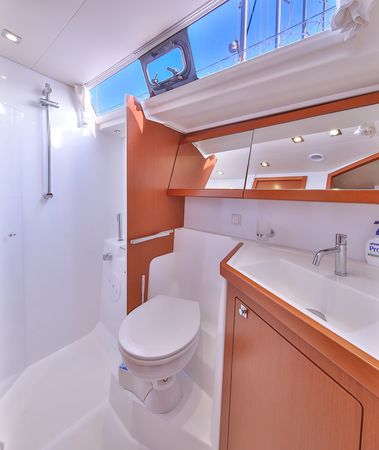 Beneteau Oceanis 48 | Tundra