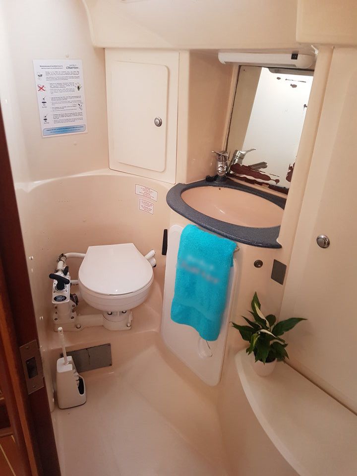 Bavaria Cruiser 41 | Azzurro