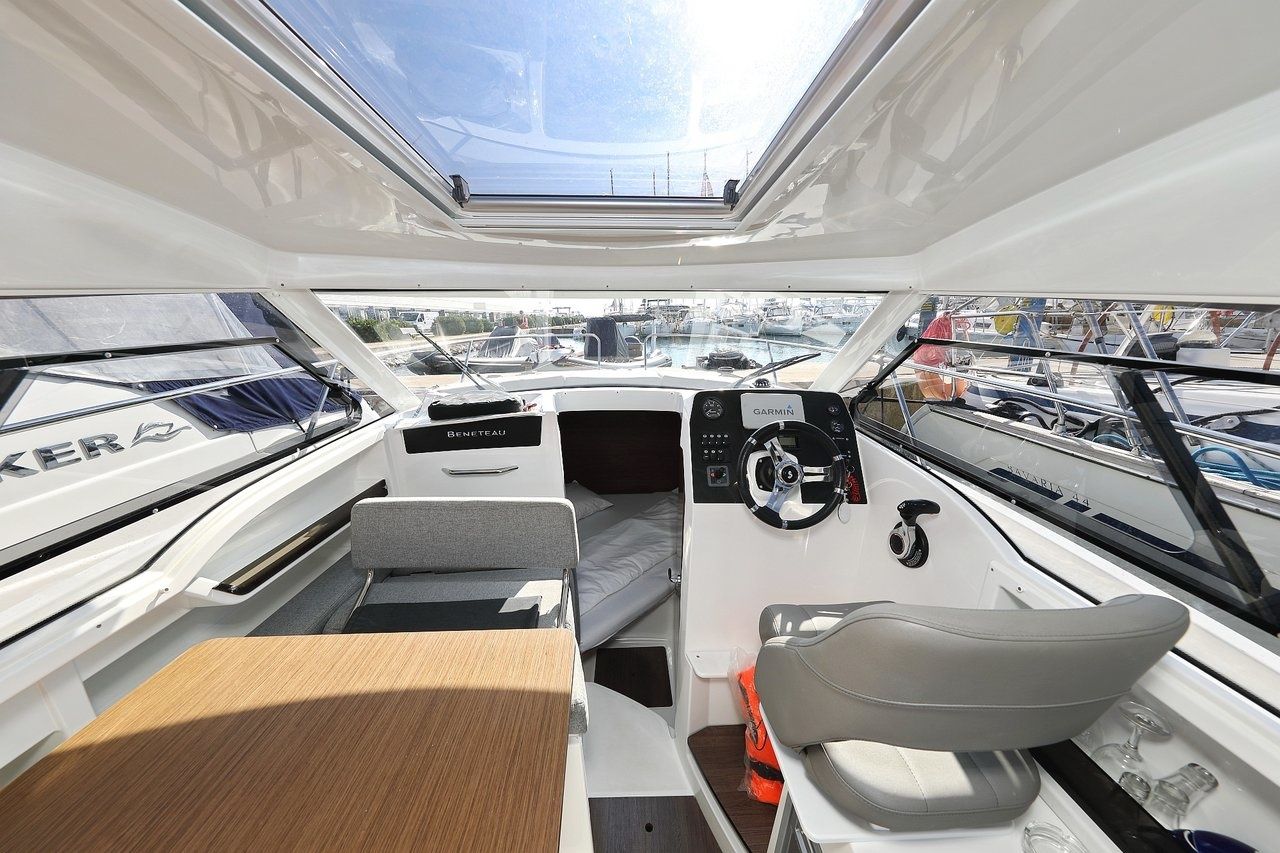 Beneteau Antares 8 | Beleca