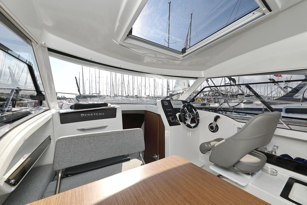 Beneteau Antares 8 | Beleca