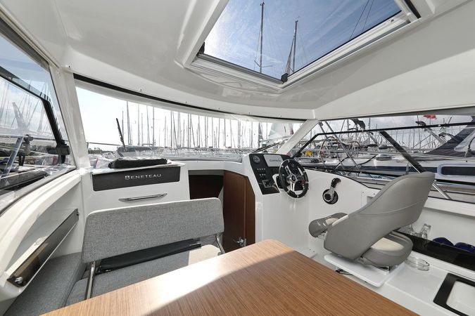 Beneteau Antares 8 | Beleca