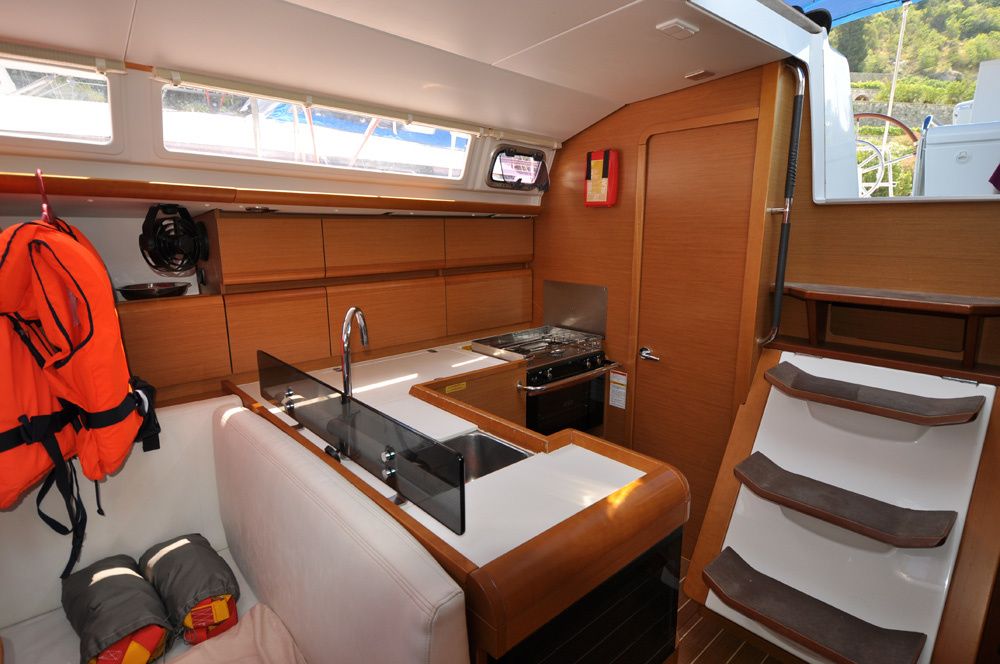 Jeanneau Sun Odyssey 409 | FourTwo
