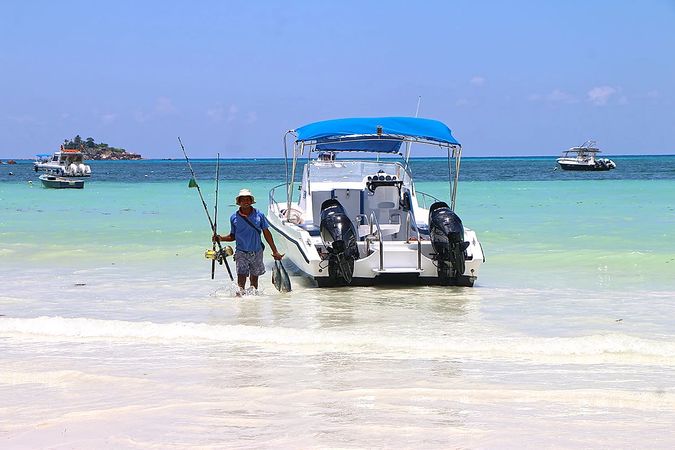 Custom Built 28 | Delfino