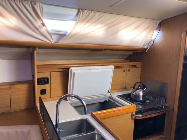 Jeanneau Sun Odyssey 42 | Waterproof