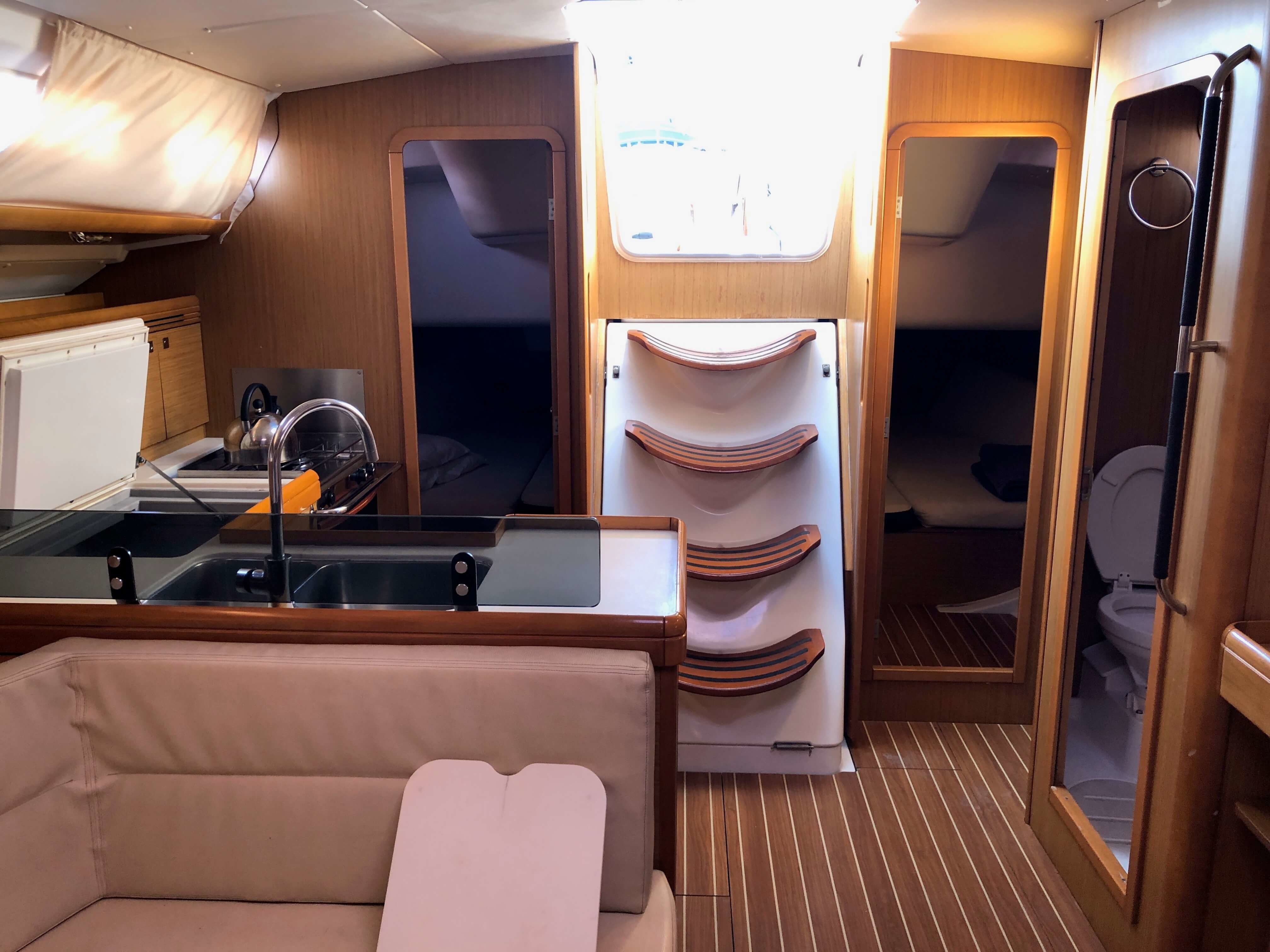 Jeanneau Sun Odyssey 42 | Waterproof