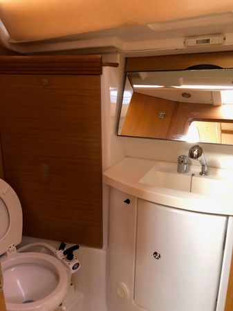 Jeanneau Sun Odyssey 42 | Waterproof