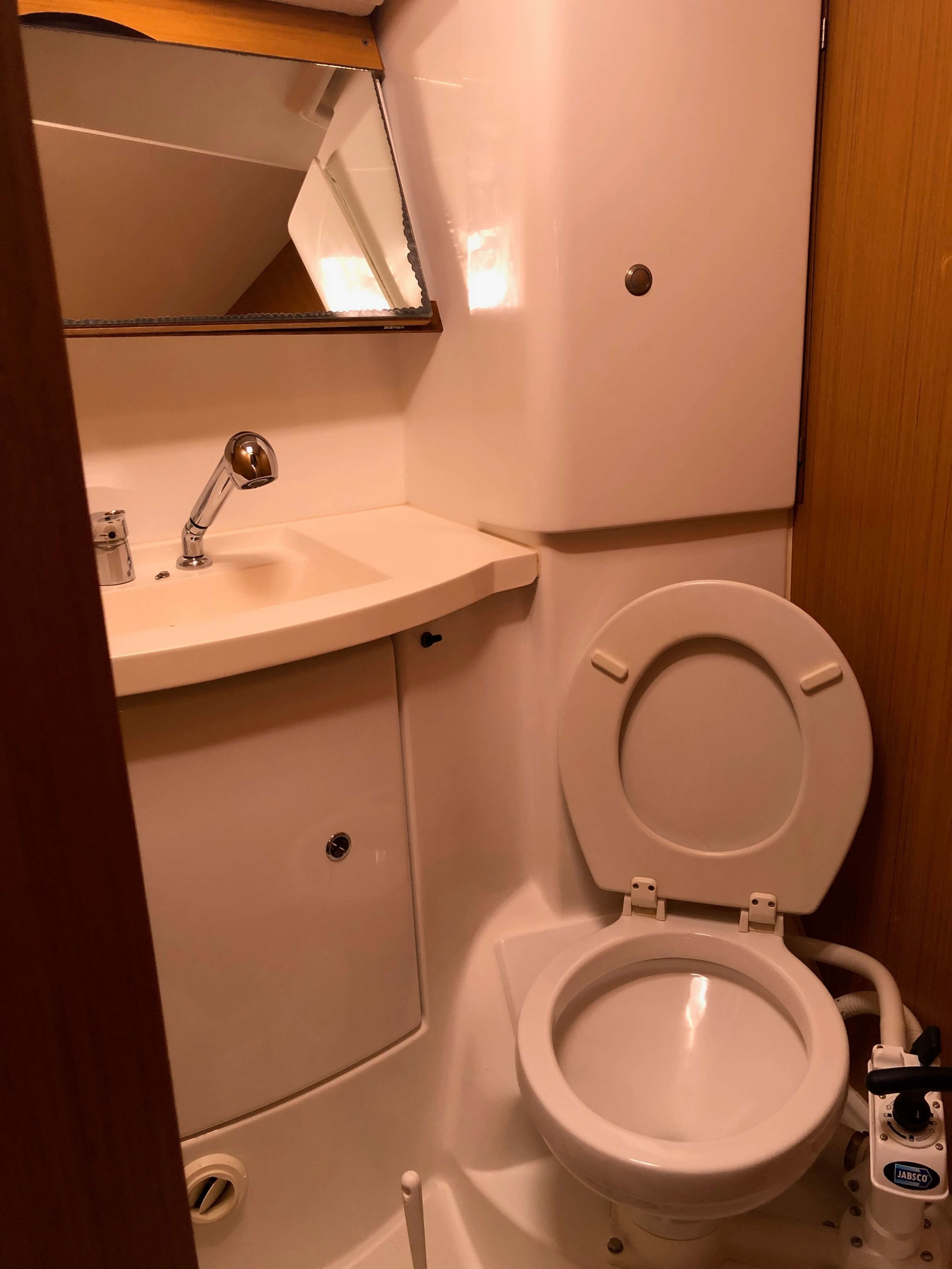 Jeanneau Sun Odyssey 42 | Waterproof