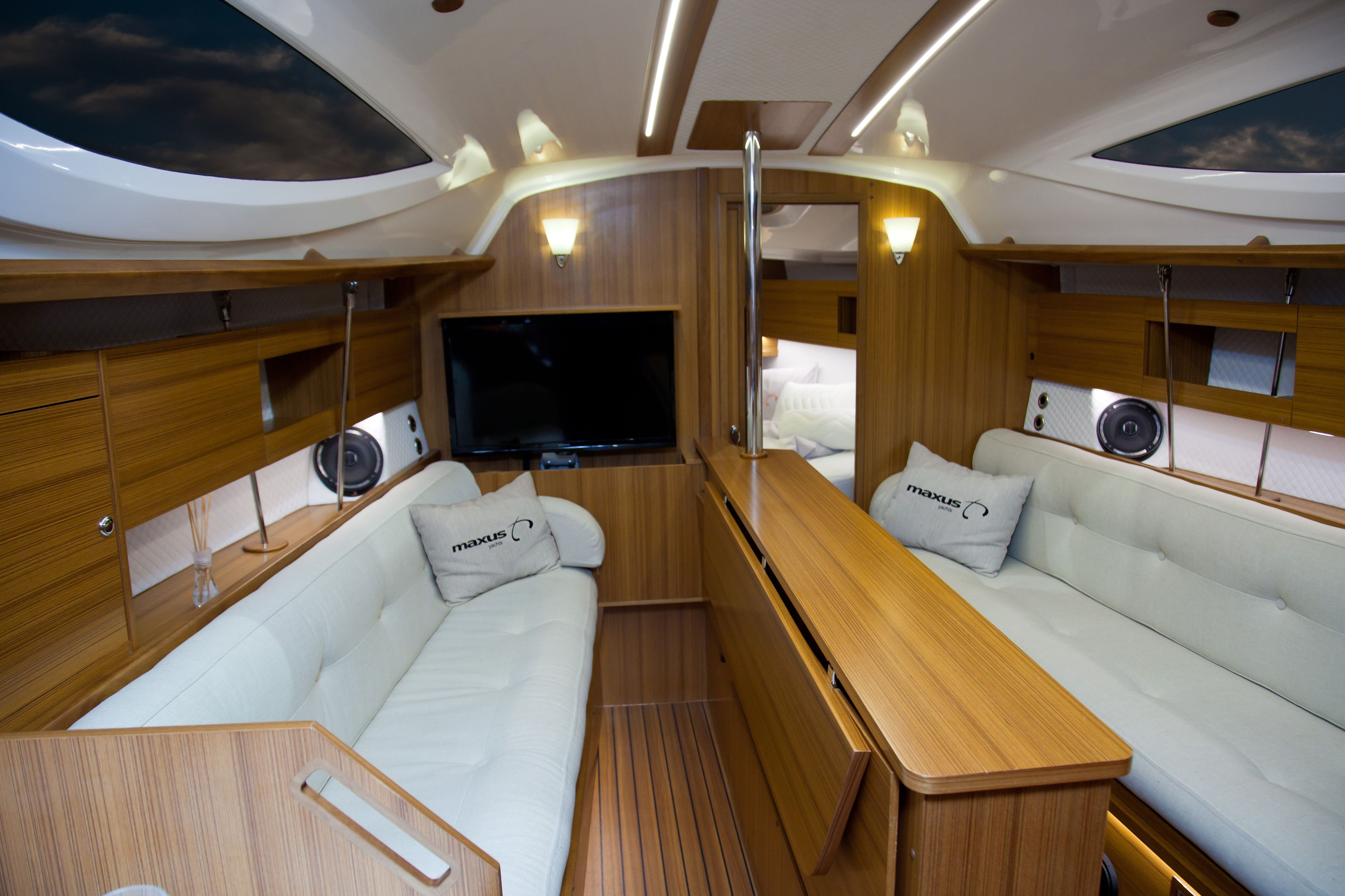 каюта парусной яхты. Azimut 80 каюта. парусная яхта 40 футов интерьер. яхта атланта геленджик. яхта внутри.