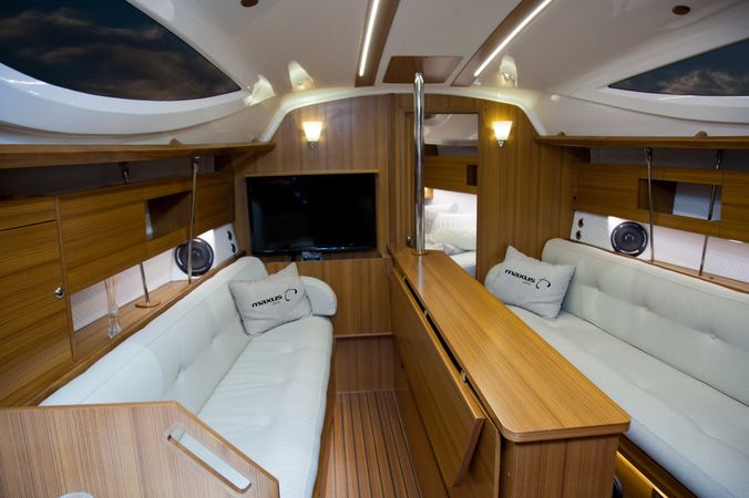 Northman Maxus 33.1 | Midnight Sun