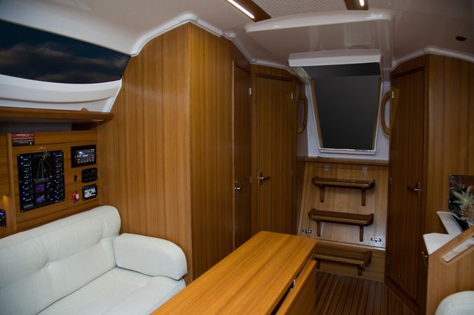 Northman Maxus 33.1 | Midnight Sun