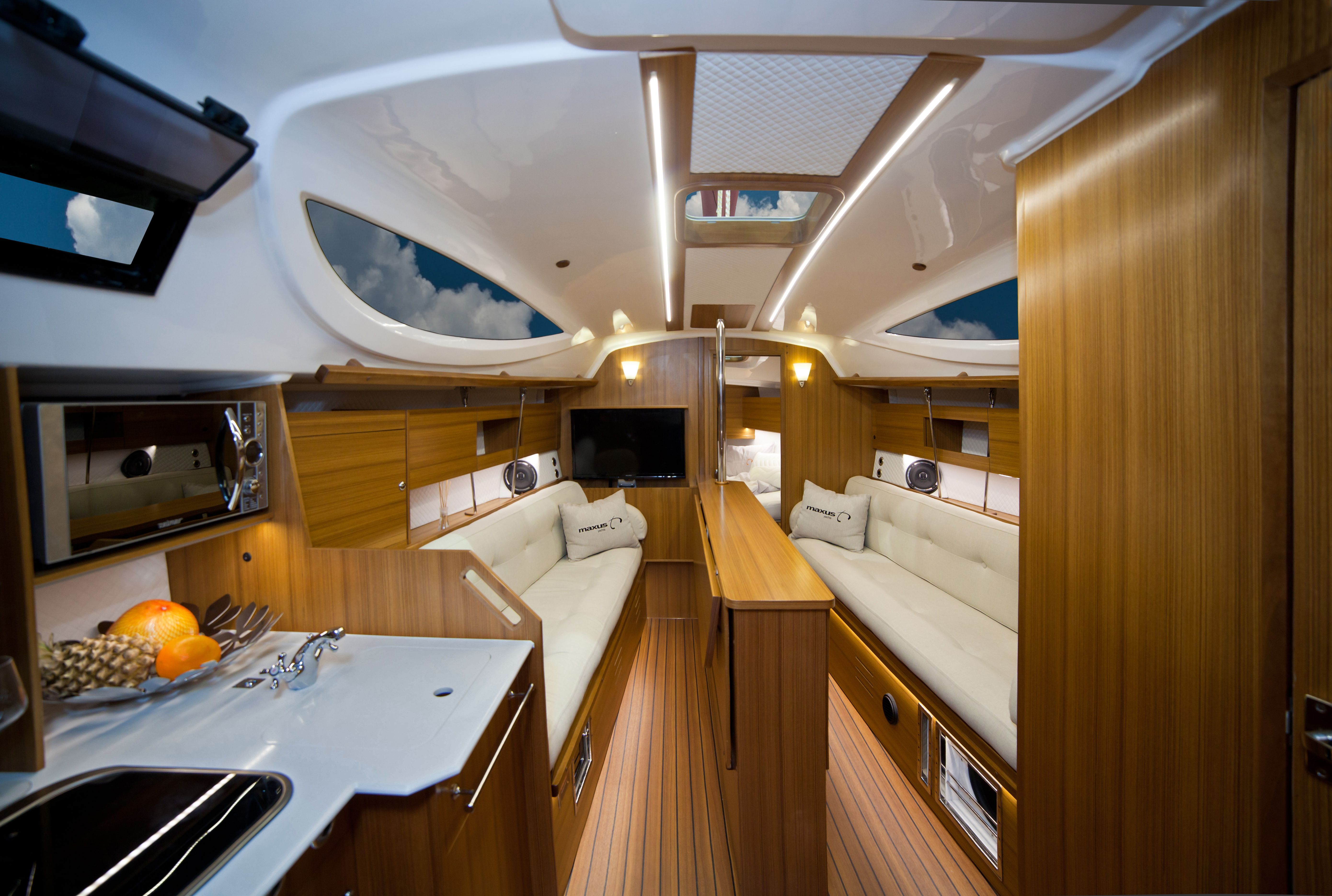 Northman Maxus 33.1 | Mystic River
