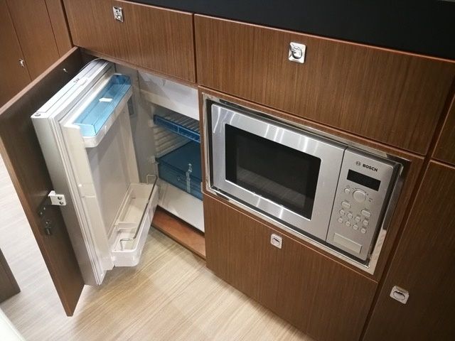 Bavaria Virtess 420 Fly | Captain Blue