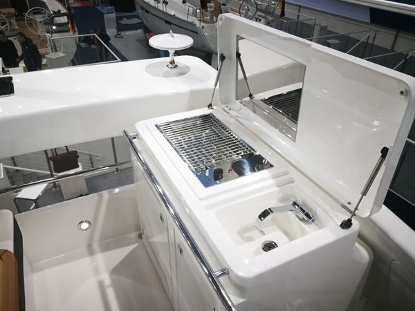 Bavaria Virtess 420 Fly | Captain Blue