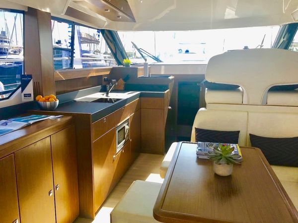 Bavaria Virtess 420 Fly | Captain Blue