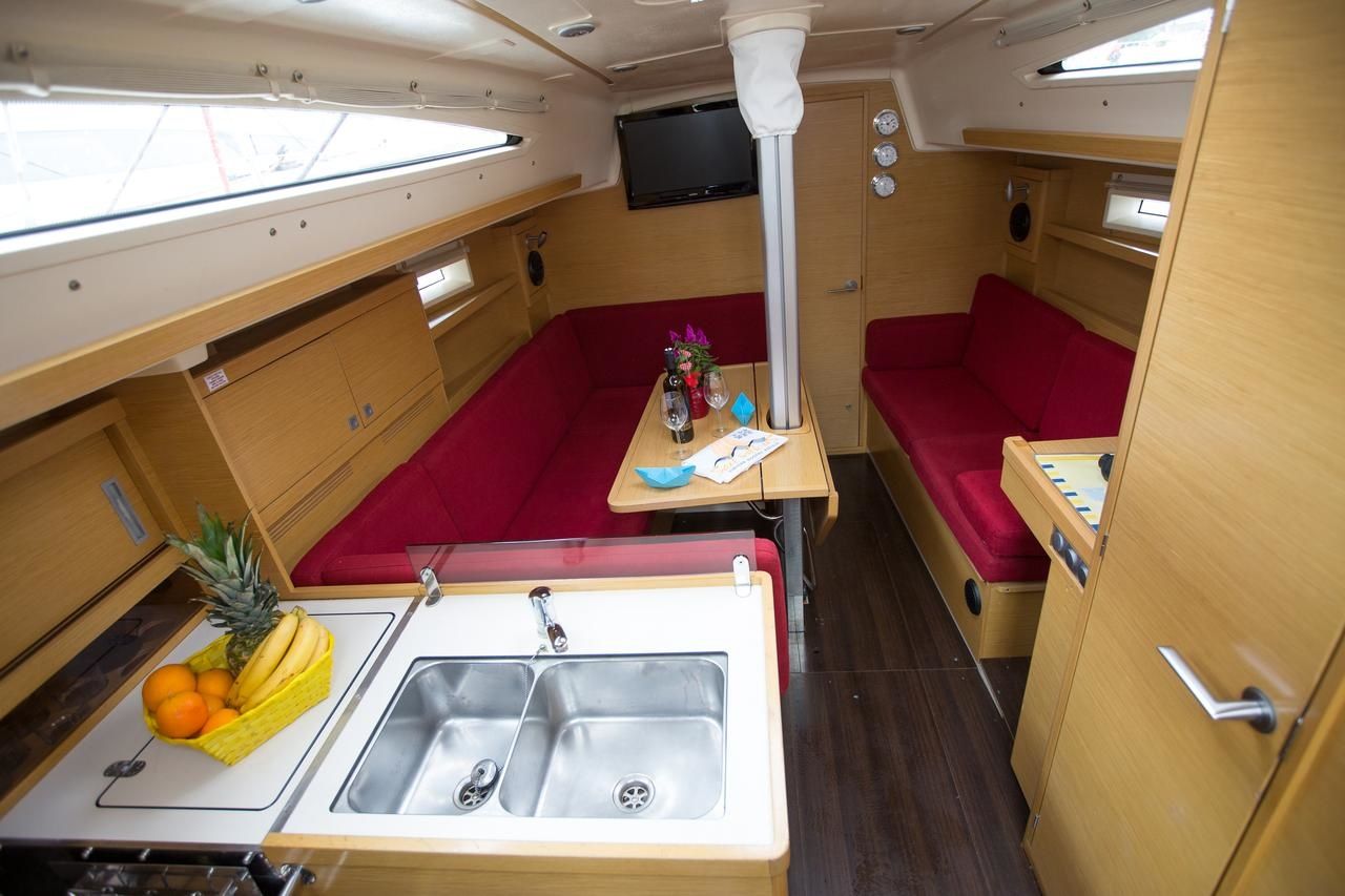 Elan 350 | Sierra