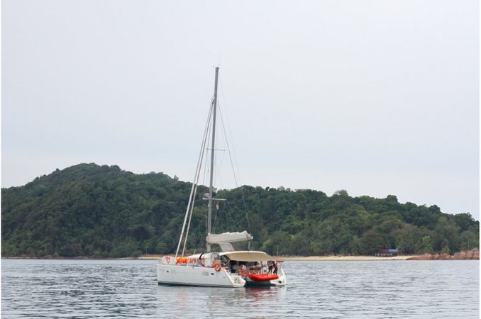 Lagoon 400 S2 | Gracefully