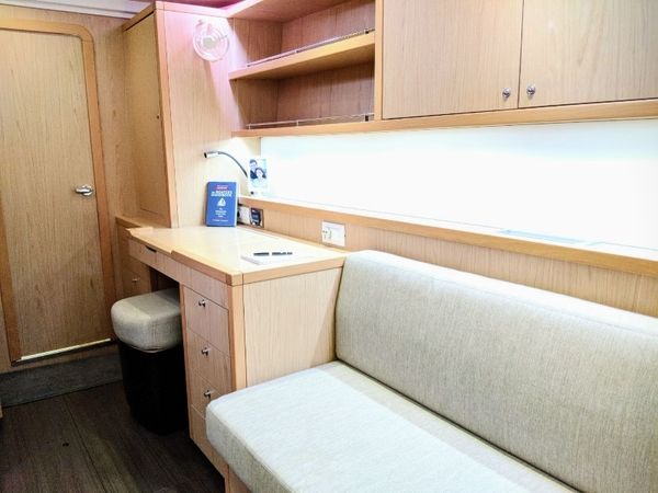 Lagoon 400 S2 | Gracefully