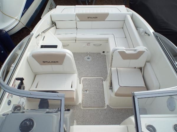 Bayliner 742 | Cuddy