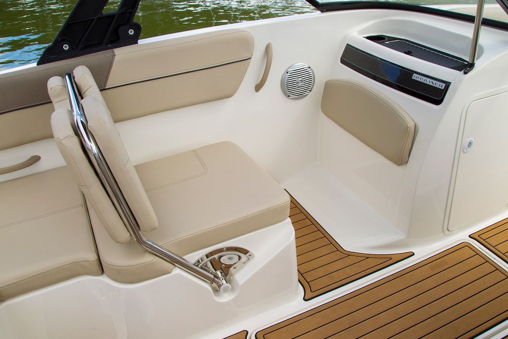 Bayliner 6 | VR6 OB MY2023