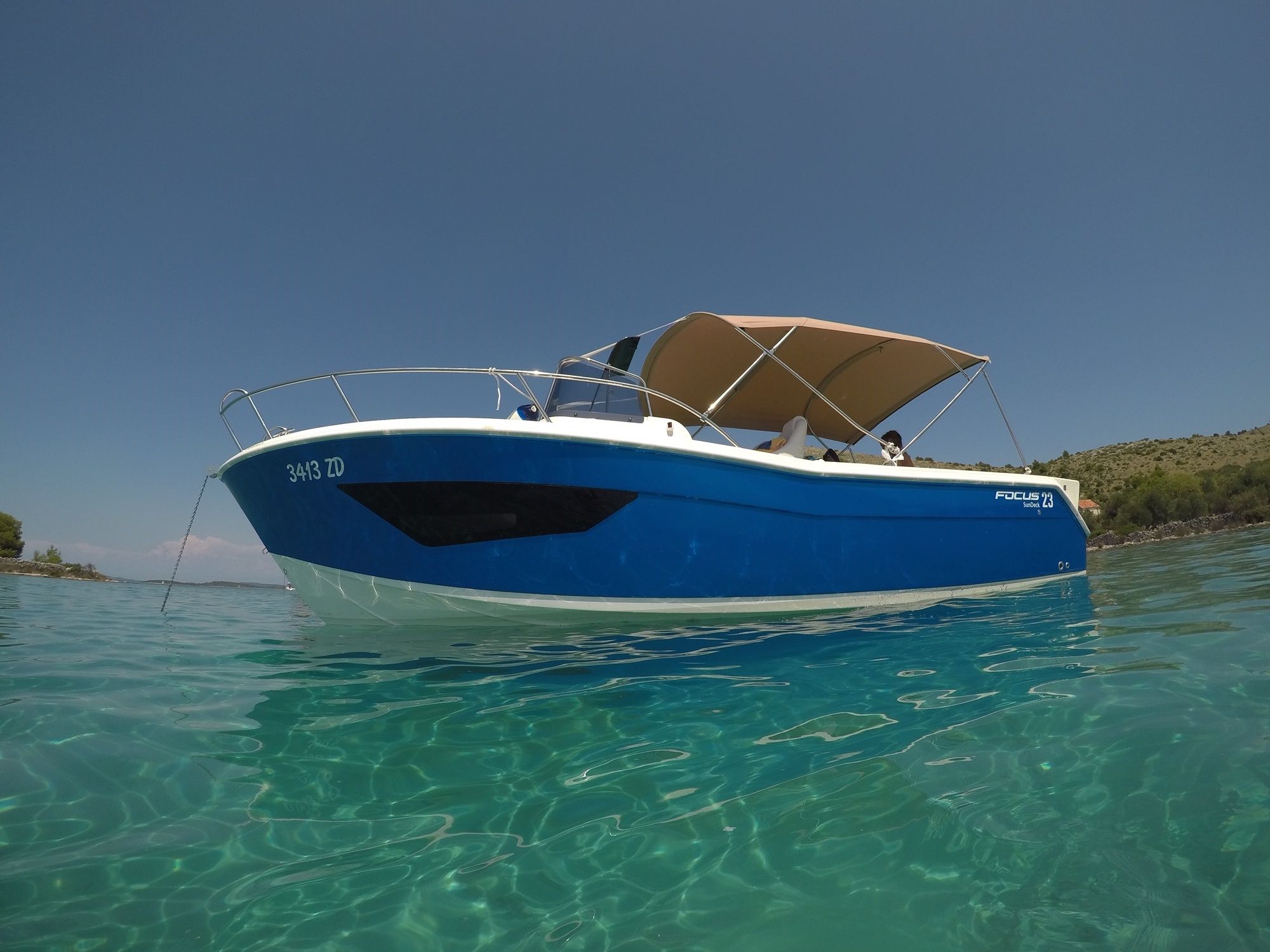 Focus 23 | Sundeck (Blue)