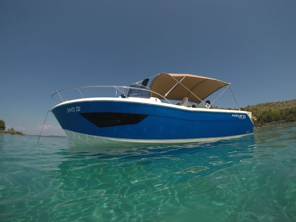 Focus 23 | Sundeck (Blue)