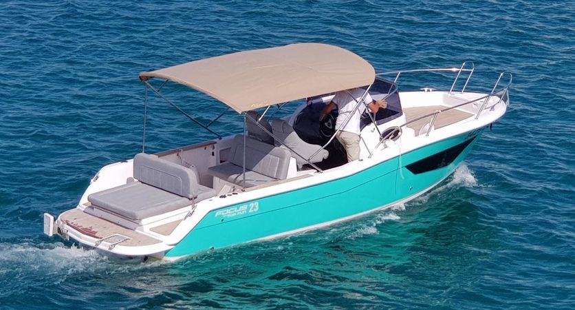 Focus SunDeck 23 | Deluxe