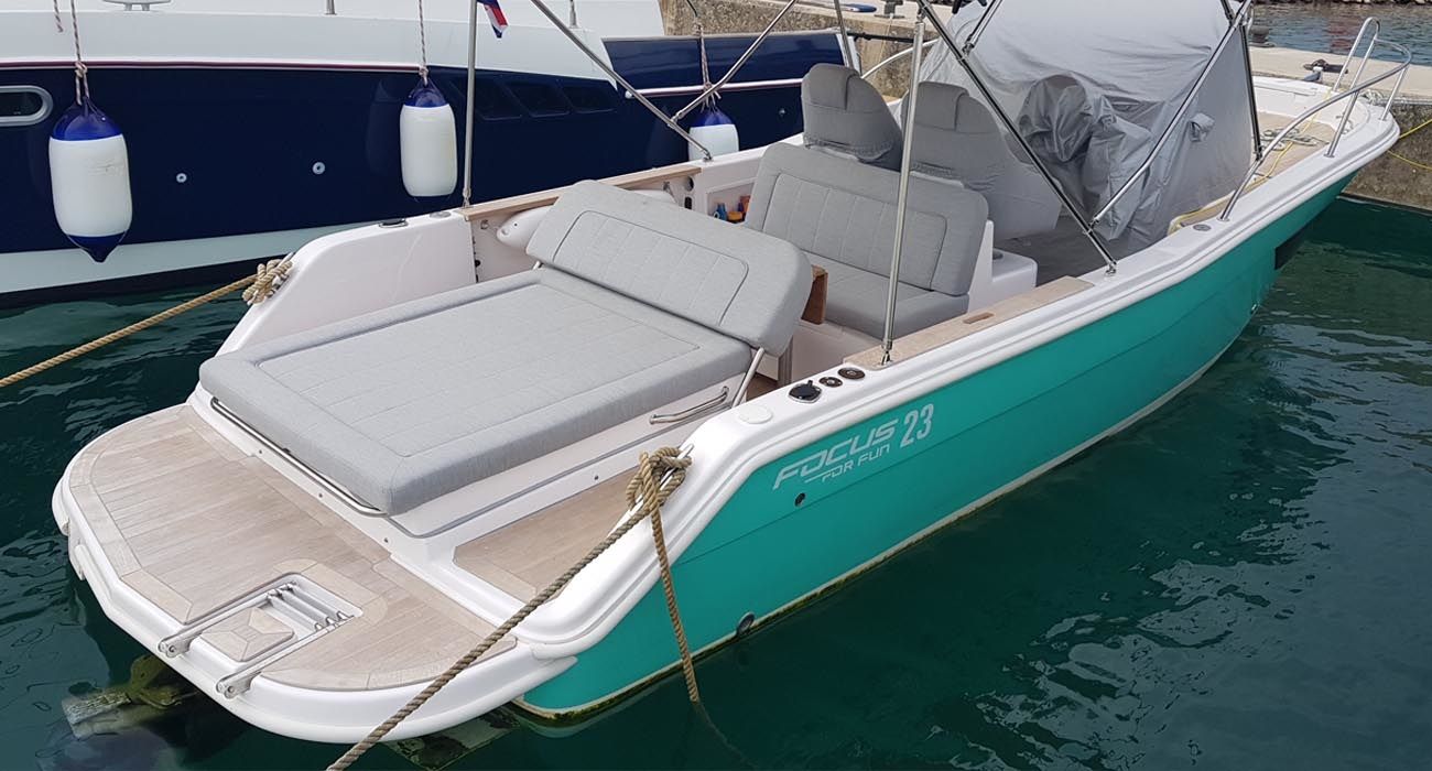 Focus SunDeck 23 | Deluxe