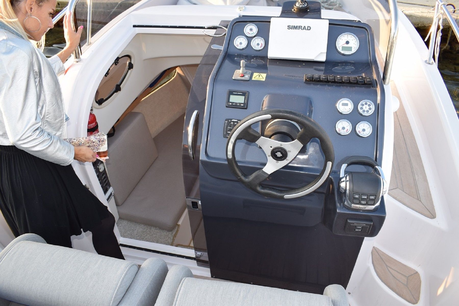 Focus SunDeck 23 | Deluxe