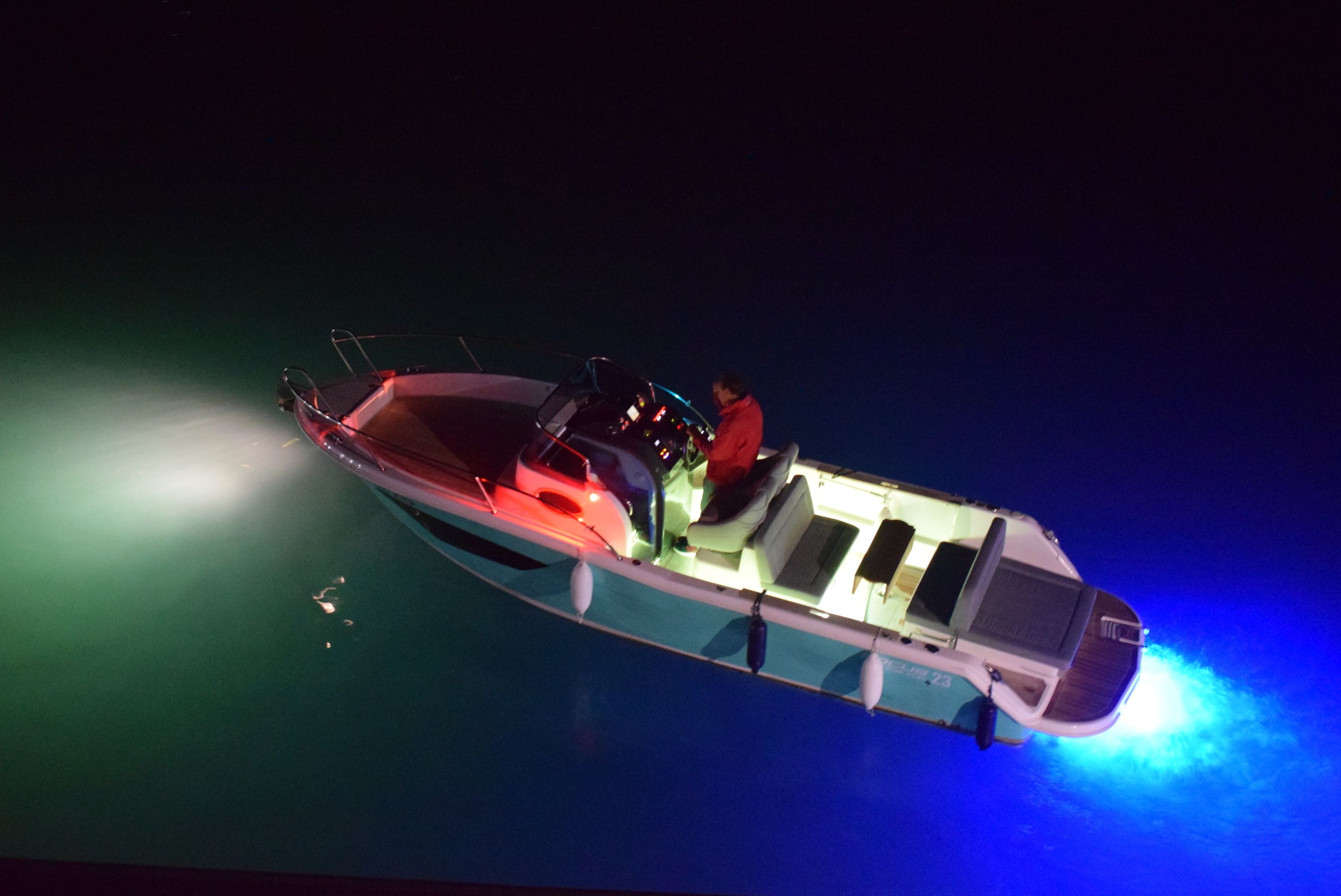 Focus SunDeck 23 | Deluxe