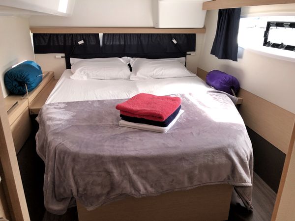 Fountaine Pajot Lucia 40 | Aquila