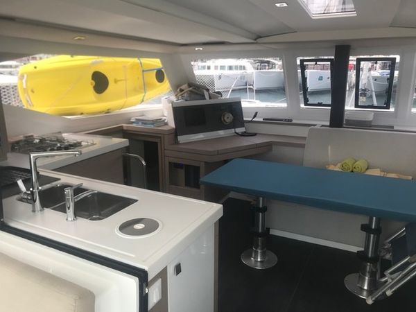 Fountaine Pajot Lucia 40 | Aeris