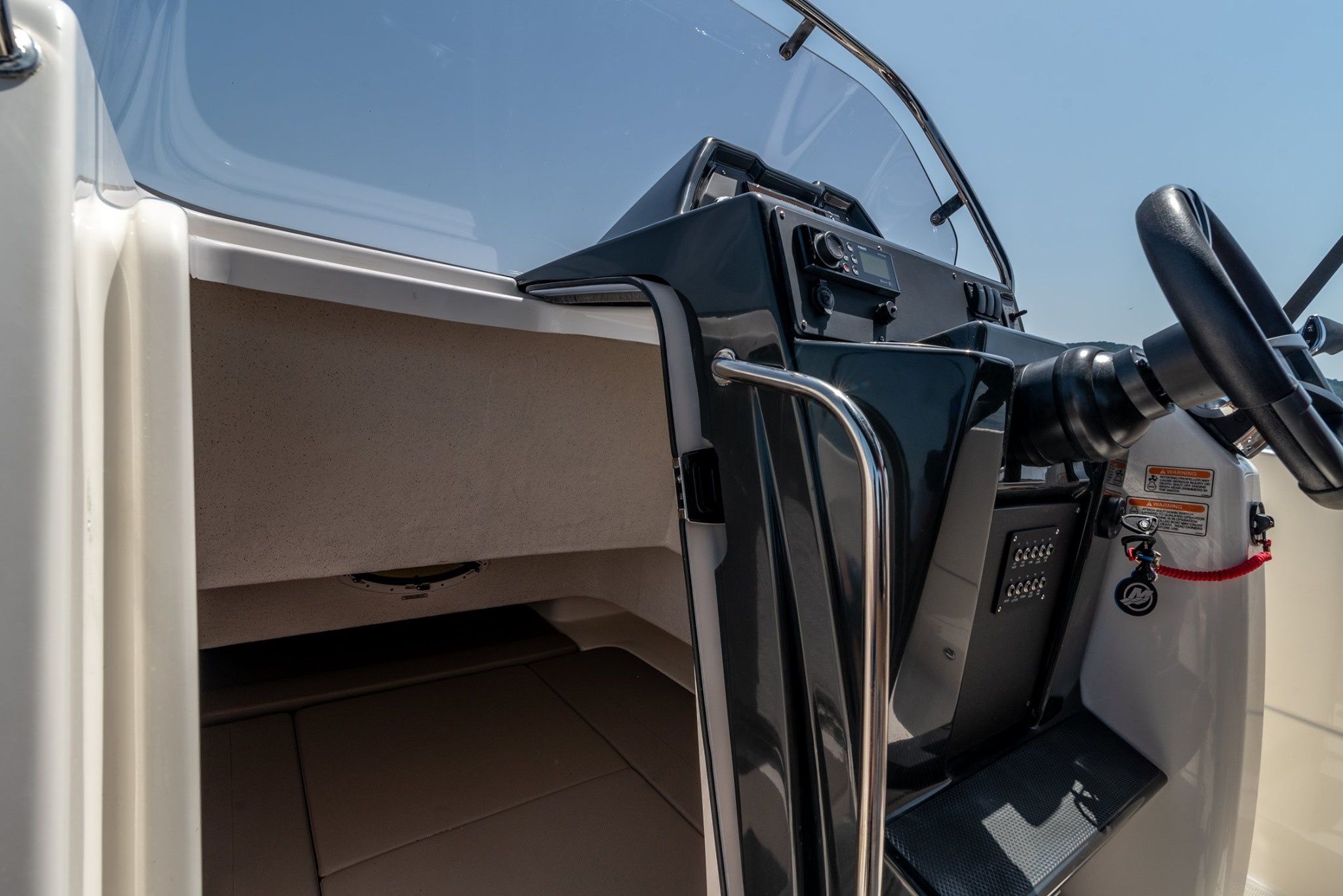 Quicksilver 755 | Active Open