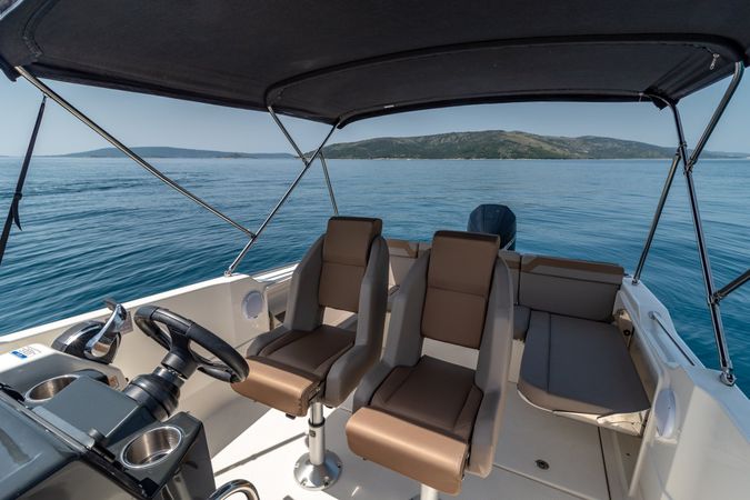 Quicksilver 755 | Active Open