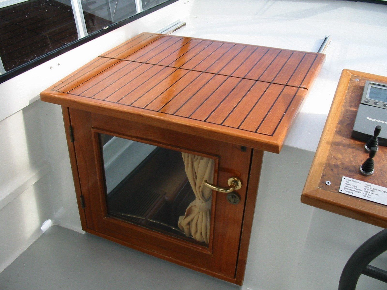 Valkkruiser 1380 | Insulinde Elite