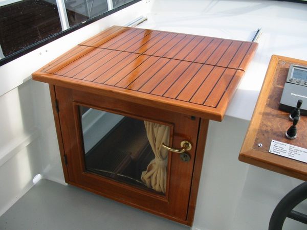 Valkkruiser 1380 | Insulinde Elite