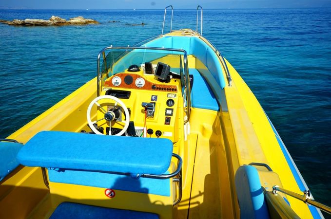 Stingher 747 | Apollon